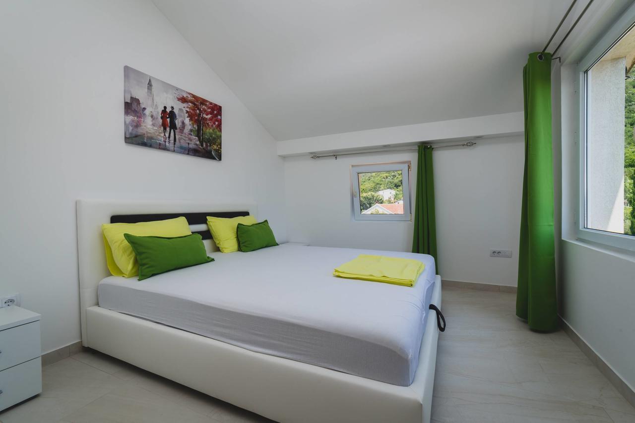 Apartments Kovac Tivat Exterior photo